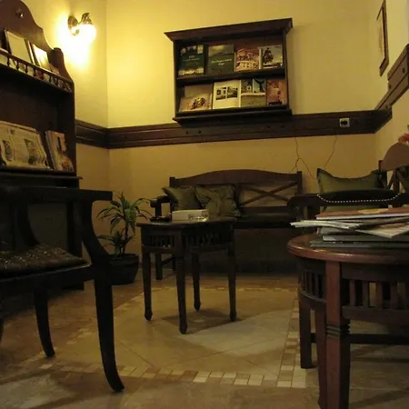 招待所 主之耳语酒店