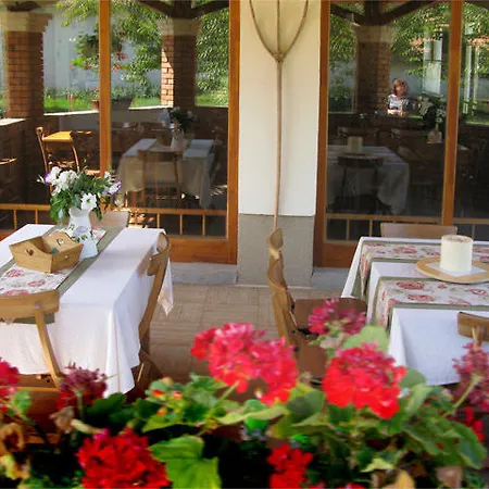 招待所 主之耳语酒店