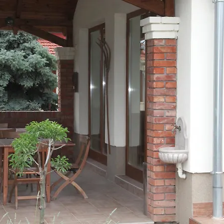 招待所 主之耳语酒店