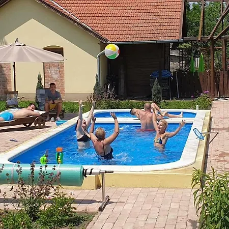 Maison d'hôtes Fogado A Suttogohoz 4*