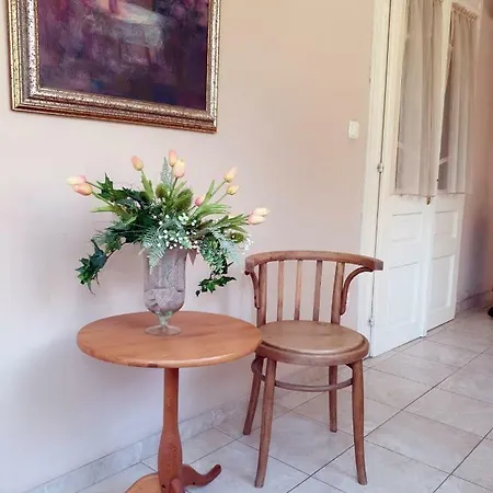 招待所 主之耳语酒店